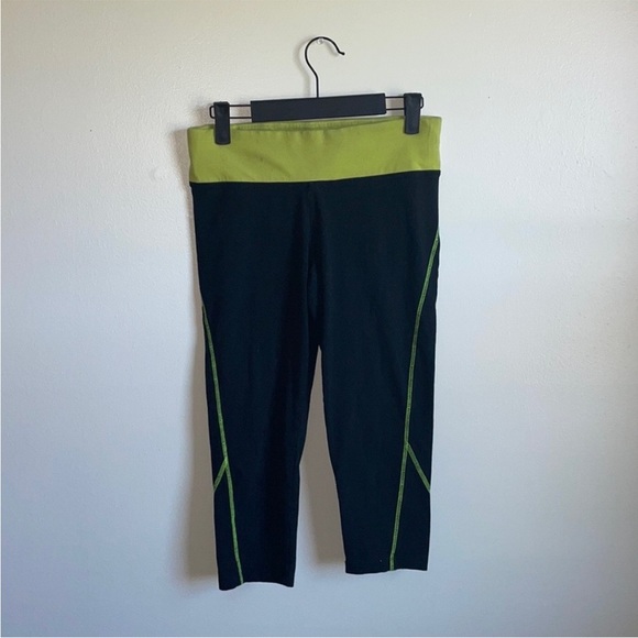 •PINK• Victoria's Secret Cropped Leggings - Picture 6 of 7